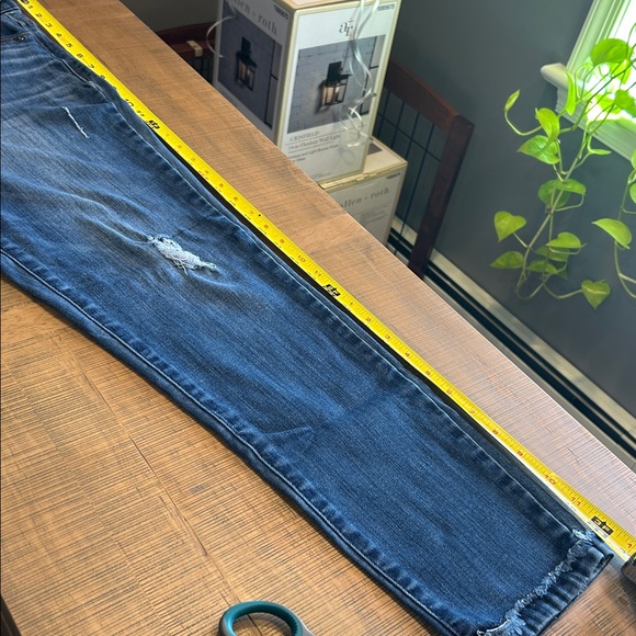 Democracy High Rise Distressed Button-Fly Jeans with elastic waistband. - Picture 5 of 11